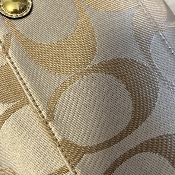 Coach Signature Beach Tote Bag - Picture 3 of 7